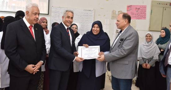 وزير العمل: استيفاء نسبة تعيين الـ5% بالقطاع الخاص بأسيوط في 387 شركة