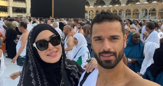 ميرنا نور الدين تؤدى مناسك العمرة بصحبة زوجها