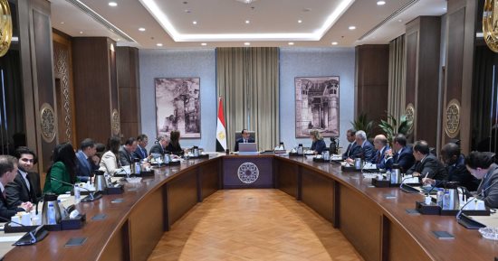 مدبولى يستعرض مشروع مُجمع صناعة السيارات بالمنطقة الاقتصادية لقناة السويس 