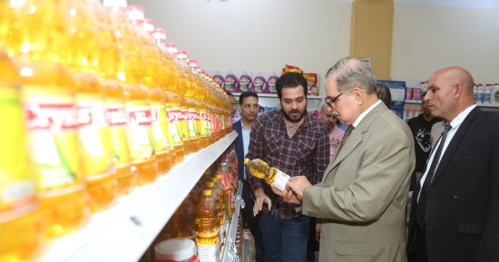 محافظ كفرالشيخ يتابع تطبيق مبادرة خفض الأسعار لرفع العبء عن كاهل المواطنين