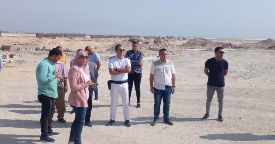 وزير الإسكان: إزالة التعديات واسترداد 30ألف متر مربع أراض بالسويس الجديدة