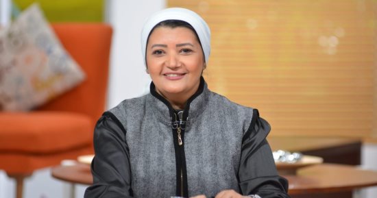 همت سلامة لـ"8 الصبح": فريق عمل كامل من المتطوعين فى مطار العريش لإيصال المساعدات لغزة