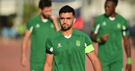 خالد الغندور يوقع عقود انتقاله إلى المصرى فى صفقة انتقال حر