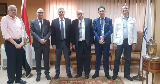 الاتفاق على تصدير منتجات شركات الأدوية التابعة لقطاع الأعمال إلى الجزائر 