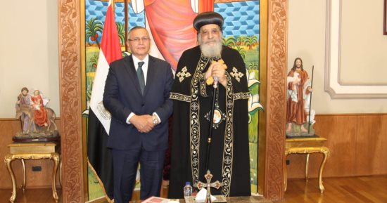 المرشح الرئاسى عبدالسند يمامة يلتقى قداسة البابا تواضروس بالمقر البابوى 