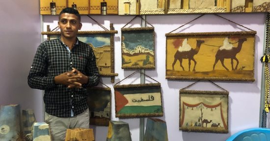 مصطفى محمود يحيى القضية الفلسطينية بلوحة من الطبيعة في مهرجان الجيزة للتمور