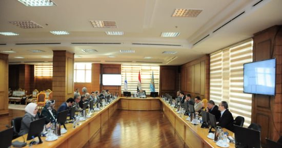 مجلس عمداء جامعة كفر الشيخ يستعرض انتظام العملية التعليمية داخل الجامعة