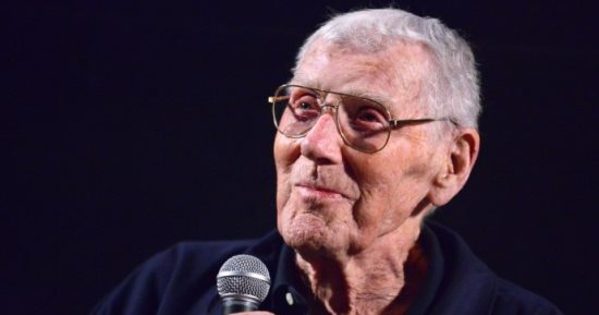 ثلاث جوائز عالمية فى مسيرة مخرج مسلسل Batman الأصلى روبرت بتلر