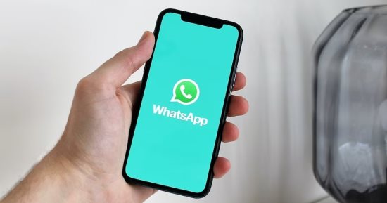 واتساب يختبر ميزة الرمز السرى للمحادثات المقفلة.. اعرف التفاصيل