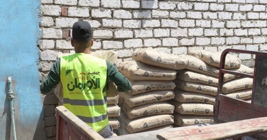 البدء فى إعادة تأهيل 30 منزلا بقرية الفؤادية بأسوان