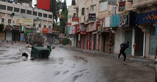 مصر والقضية الفلسطينية دعم بلا حدود.. سياسيون يثمنون موقف الدولة المصرية فى تمديد الهدنة في قطاع غزة يومين.. ويؤكدون: على العالم أن يستجيب لرؤية القاهرة بإحياء عملية السلام الشامل وحل الدولتين