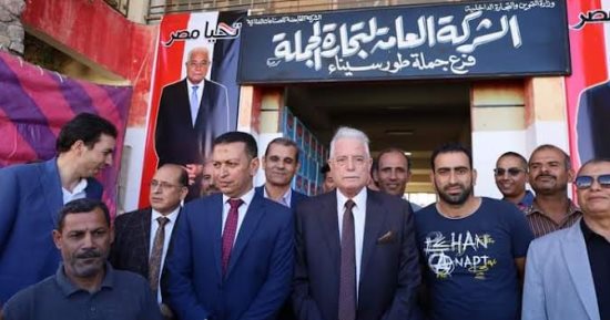 محافظ جنوب سيناء يتفقد المخزون التموينى بمدينة الطور للاطمئنان على توافر السلع