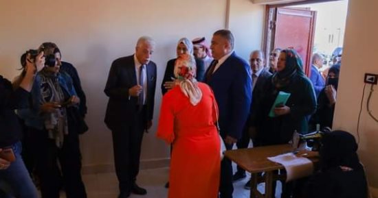 محافظ جنوب سيناء يفتتح مشغلا للخياطة لدعم المرأة السيناوية فى قرية الوادى