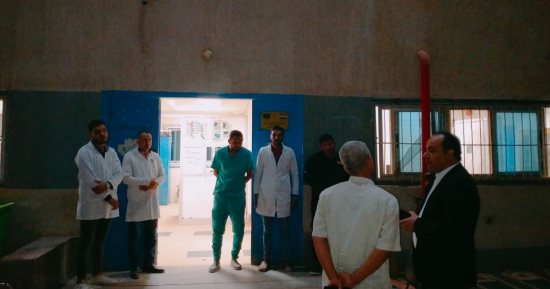وكيل صحة سوهاج يحيل 4 أطباء للتحقيق ويكافئ 3 ممرضات لتميزهن بالعمل.. صور
