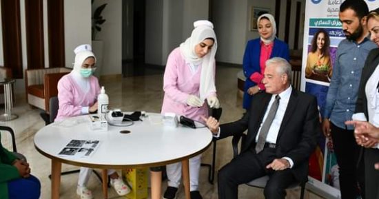 محافظ جنوب سيناء يشارك فى الفعاليات التوعوية بمرض السكرى