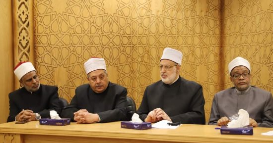 وكيل الأزهر الشريف يكرّم القائمين على المشروع القرآنى الصيفى