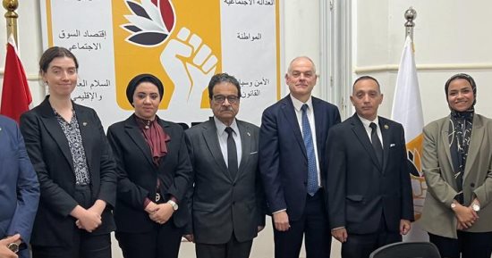 المرشح الرئاسى فريد زهران يستقبل السفير الأسترالى