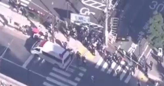 اليابان.. احتجاز شخص بعد اصطدام سيارة بحاجز قرب سفارة إسرائيل بطوكيو.. فيديو