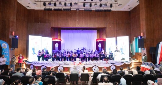 رئيس جامعة بورسعيد يشهد مهرجان كلية التربية النوعية الأول للفنون.. صور