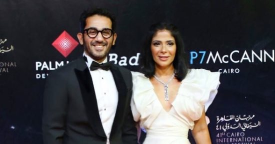 أحمد حلمي ومنى زكى يكشفان سر قصة حبهما ونجاح زيجتهما على مدار 21 عامًا