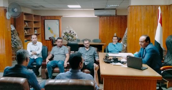 وكيل صحة سوهاج يجتمع بمدير فرع الإسعاف لبحث آليات العمل المشترك.. صور