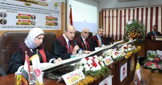 وزير التعليم يترأس لجنة مناقشة رسالة دكتوراه بجامعة الزقازيق.. صور