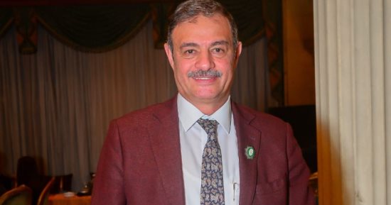 كتاب "موسوعة النياشين والأوسمة المصرية" يرصد تاريخها منذ السلطان حسين كامل