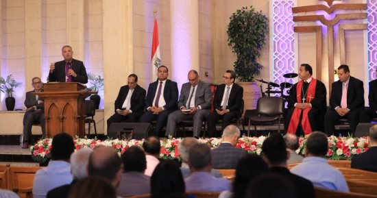 رئيس الطائفة الإنجيلية يشارك فى حفل رسامة قس لكنيسة الجبل الأصفر
