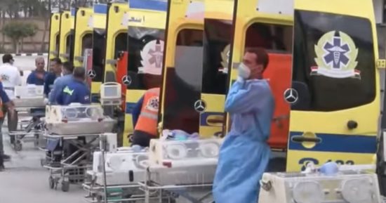 الهلال الأحمر الفلسطينى: نقل 28 من الأطفال "الخدج" إلى معبر "رفح" 