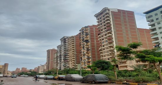 سطوع الشمس وتجمع للسحب الكثيفة بعد سقوط أمطار غزيرة بالغربية.. صور