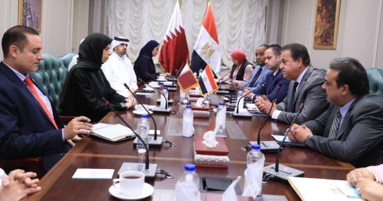 وزير الصحة يستقبل وزيرة التعاون الدولى بقطر لبحث دعم الفلسطينيين فى غزة