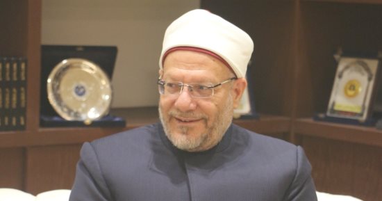 المفتى يهنئ أسامة الأزهرى عقب أدائه اليمين الدستورية وزيرًا للأوقاف