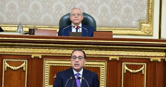رئيس الوزراء فى جلسة تاريخية بمجلس النواب: أى سيناريو يستهدف نزوح الفلسطينين إلى مصر سيقابل برد حاسم.. لن نتوانى عن اتخاذ أية إجراءات لحماية حدودنا.. والشعب المصرى خرج بالملايين وعبر عن موقفه من مخطط التهجير