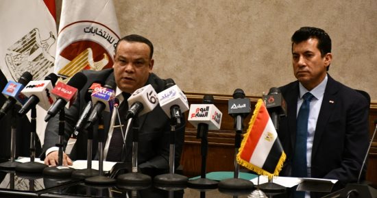 رئيس الهيئة الوطنية يدعو الناخبين للإدلاء بأصواتهم فى الانتخابات الرئاسية.. ويؤكد: مصر الدولة الوحيدة التى تجرى انتخاباتها بإشراف قضائى كامل لضمان الشفافية.. ويشكر دور وزارة الرياضة فى التوعية بأهمية المشاركة