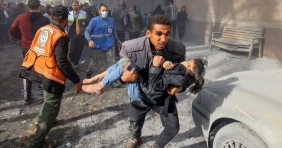 الهلال الأحمر الفلسطيني: نقلنا أسيرا محررا عمره 17 عاما لمجمع رام الله الطبي بعد اعتداء قوات الاحتلال عليه
