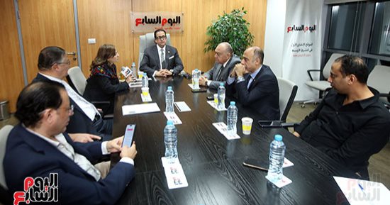 نواب لجنة النقل فى ندوة "اليوم السابع": وجود 4 مرشحين فى السباق الرئاسى يدفع الشباب للتصويت.. "المتحدة" أعادت للإعلام المصرى الريادة.. سعر تذكرة المترو أقل من «التوك توك».. والتاريخ سينصف الرئيس السيسى