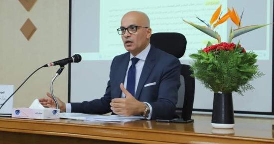 رئيس جامعة عين شمس يترأس الجلسة الأولى لمجلس شئون التعليم والطلاب 