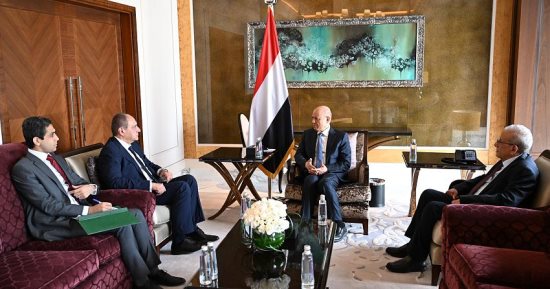 "الرئاسى اليمنى" يؤكد دعم بلاده الكامل للموقف المصرى من القضية الفلسطينية