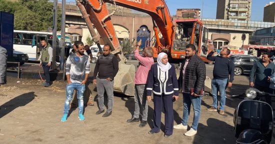 نائب محافظ القاهرة تتفقد إزالة تعارضات مشروع تطوير كورنيش النيل و"محور الحضارة"