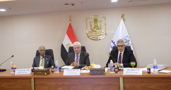 وزير التعليم العالى يوجه باستمرار جاهزية المستشفيات الجامعية لاستقبال مصابى غزة