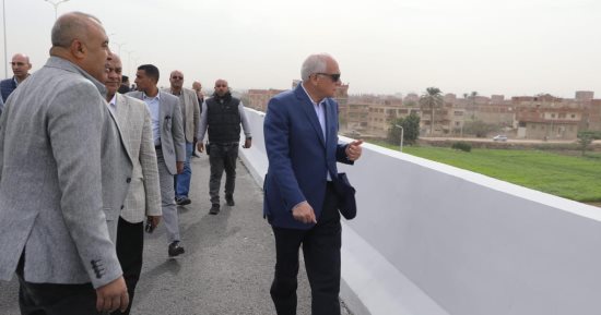 محافظ الجيزة يضبط حالة بناء مخالف على أرض زراعية بكرداسة ويوجه بإزالتها