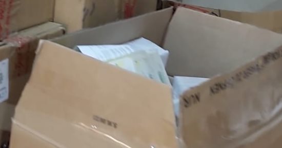 ضبط 200 ألف عبوة مستحضرات تجميل منتهية الصلاحية داخل مصنع في طنطا.. صور