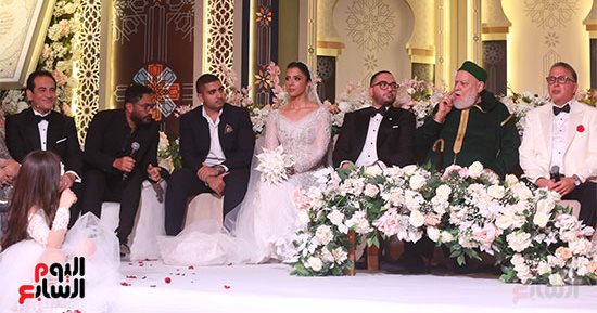 على الحجار وأحمد جمال يغنيان فى عقد قران أحمد ثروت ولمى الشواربى