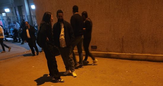 أشرف زكي وهنادي مهنا وأحمد خالد صالح يرافقون جثمان طارق عبد العزيز.. صور