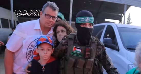 مقاتلات فلسطينيات فى "وحدة الظل" المعنية بالأسرى داخل غزة.. اعرف القصة