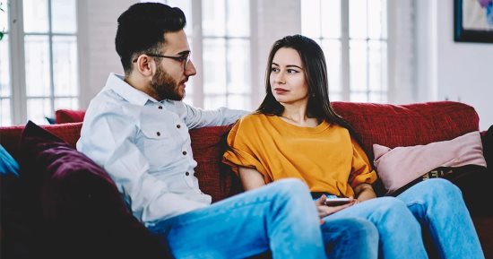 4 سلوكيات من الآباء تؤثر على سلوكيات أبنائهم.. العلاقات العاطفية أبرزها