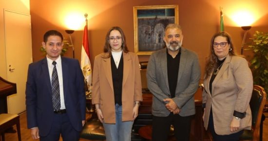 ابنة جمال سلامة تهدى الأوبرا بيانو والدها ومجموعة من مدوناته الموسيقية