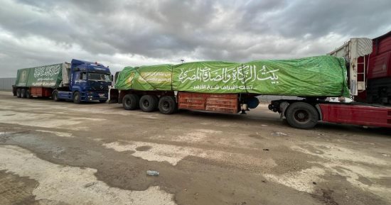  القافلة الثالثة لبيت الزكاة والصدقات المصرى تعبر ميناء رفح إلى غزة