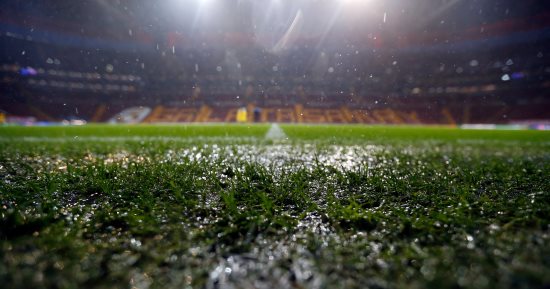الأمطار تهدد بتأجيل مباراة جالاتا سراي ضد مانشستر يونايتد فى أبطال أوروبا