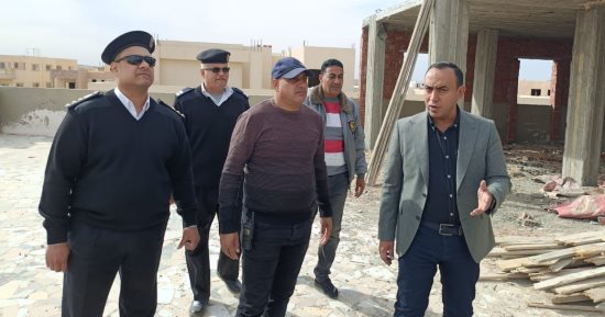 الإسكان: جهاز مدينة الشروق يُزيل "دور مخالف" بأحد العقارات على نفقة المخالف